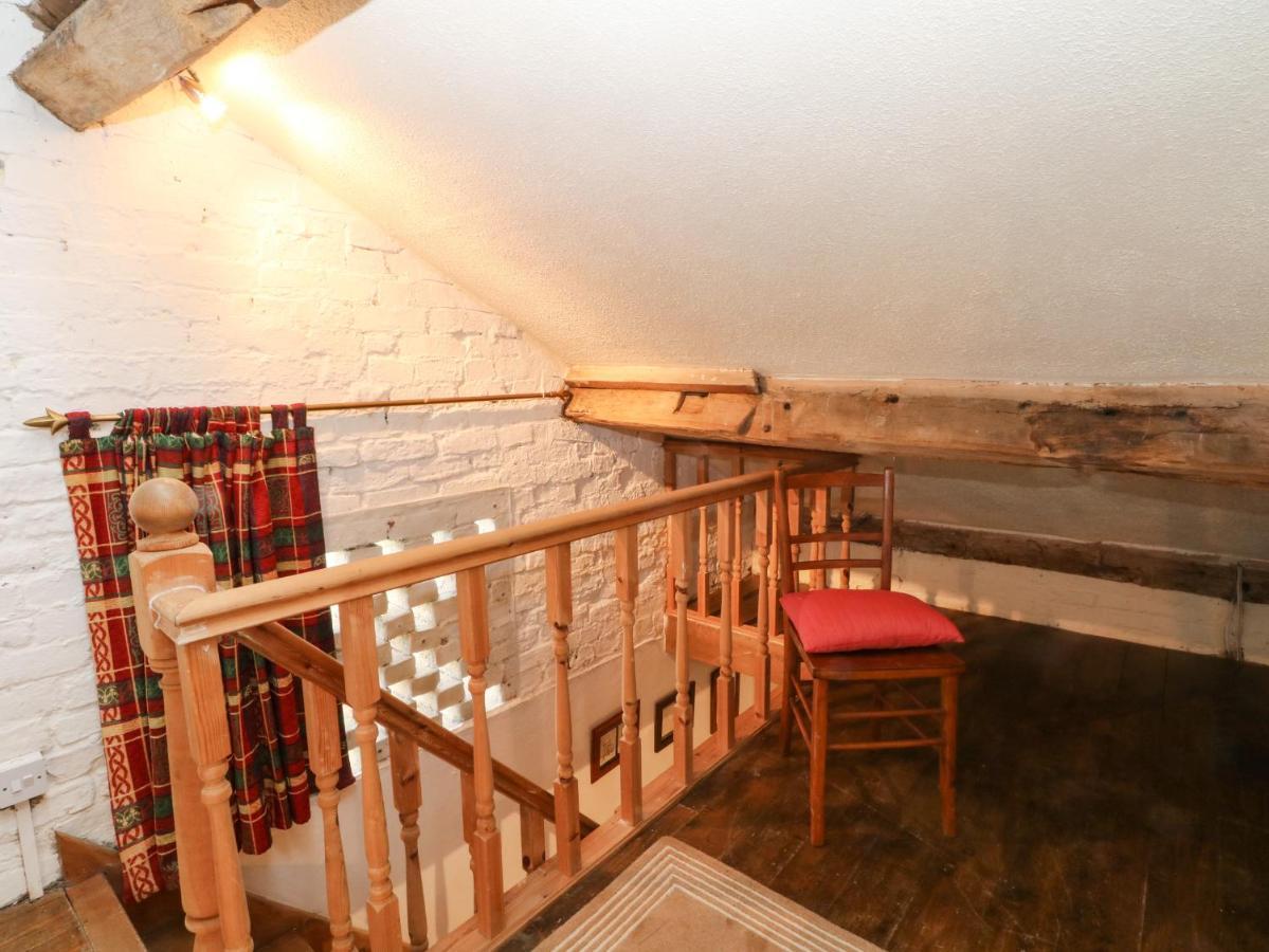 The Toolshed Villa Warrington Exterior photo